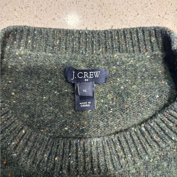 J. Crew Men's Olive Crewneck 80% Lambswool Sweater - Picture 4 of 9